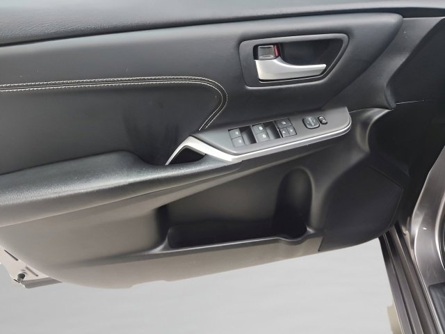 Used 2016 Toyota Camry XLE w/ Advanced Technology Package image 25