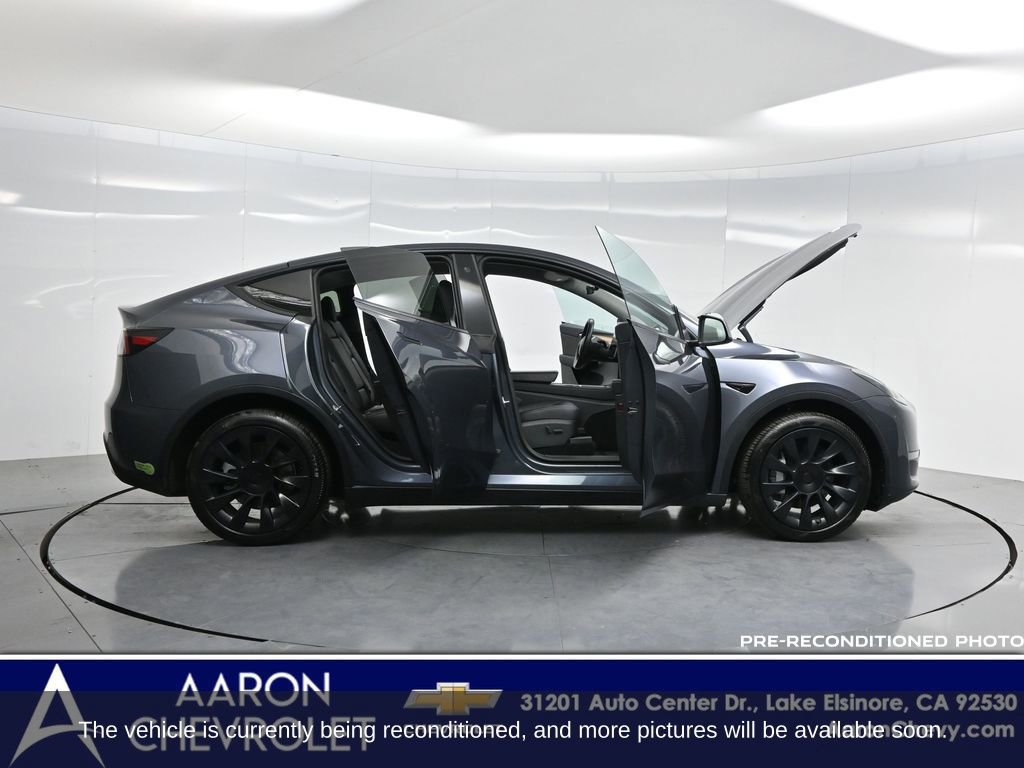 Used 2023 Tesla Model Y Long Range image 3