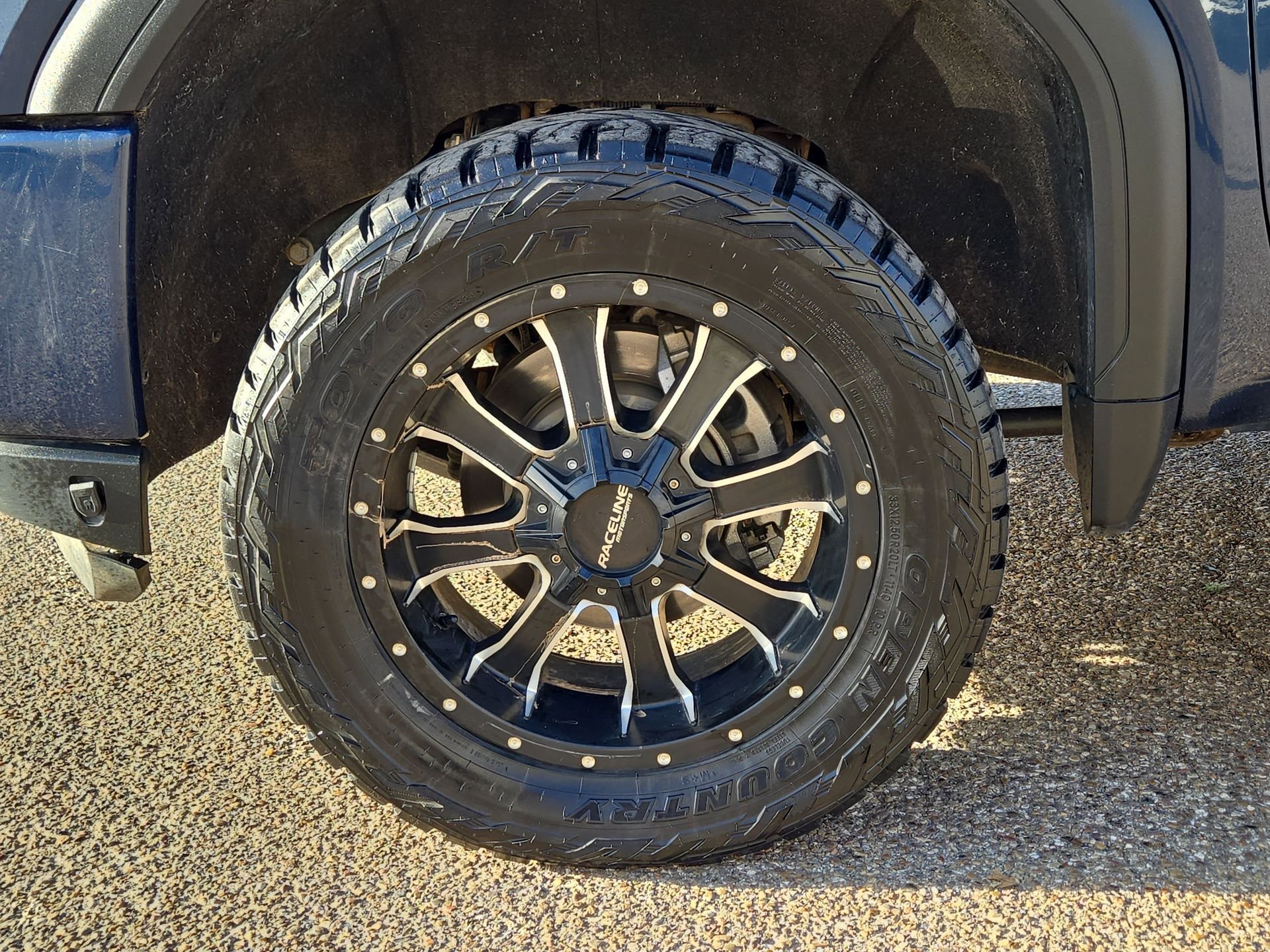 Used 2021 GMC Sierra 2500 Denali w/ Denali Ultimate Package image 11