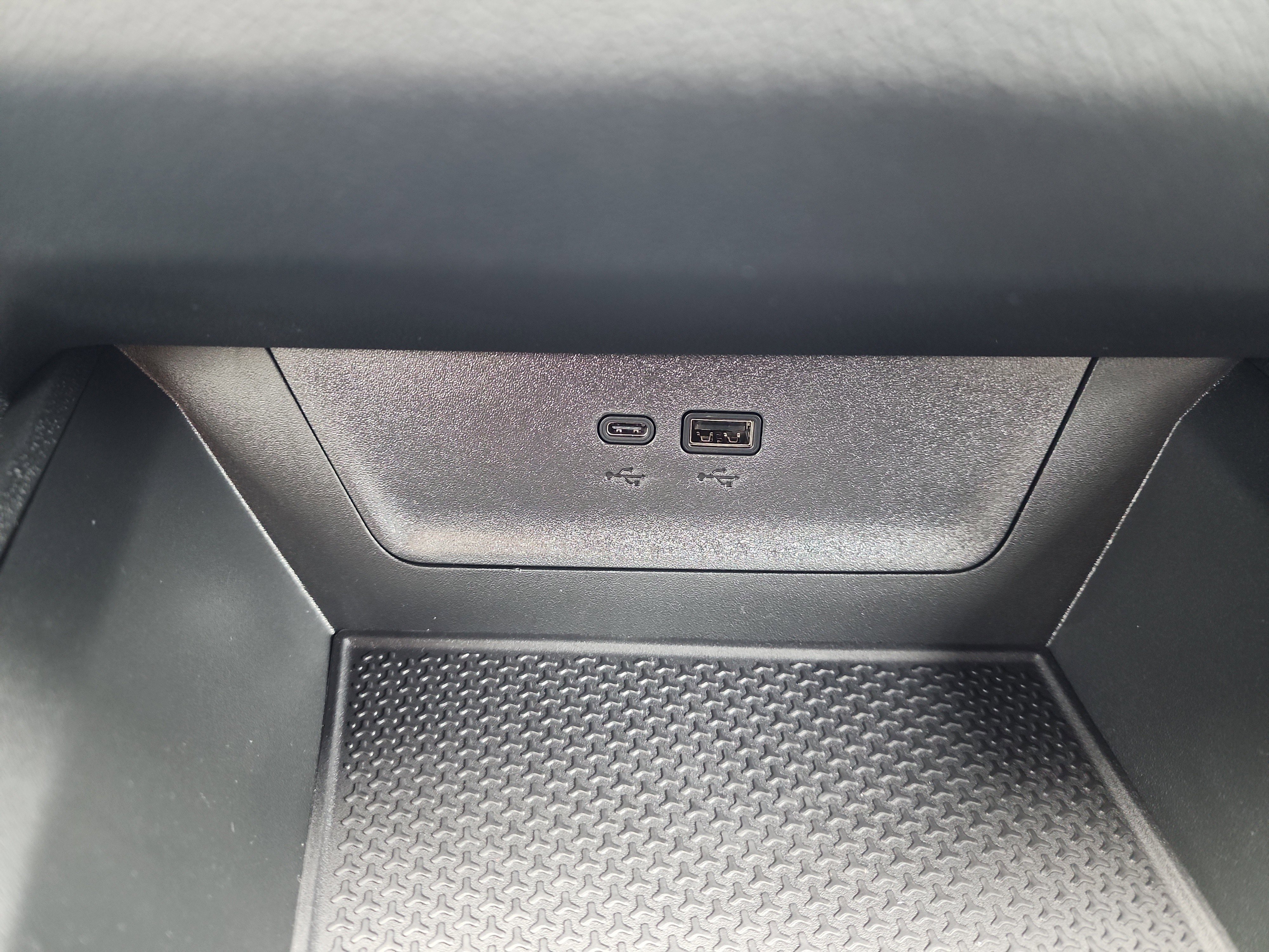 New 2026 Chevrolet Equinox LT w/ Convenience Package II image 14