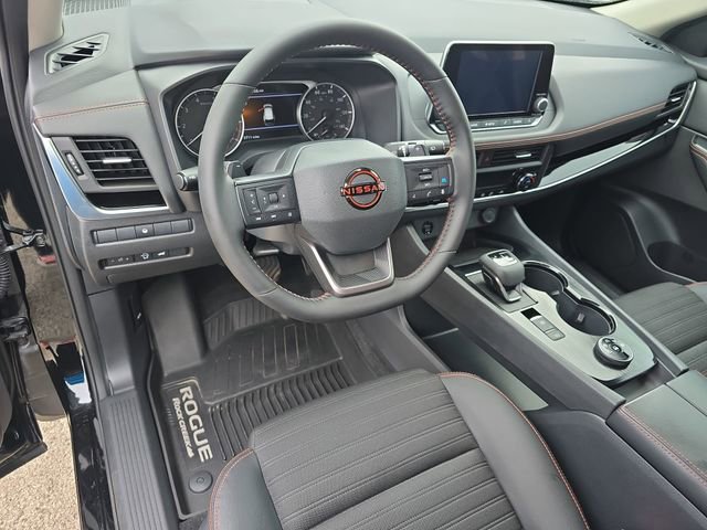 Used 2025 Nissan Rogue SV image 16