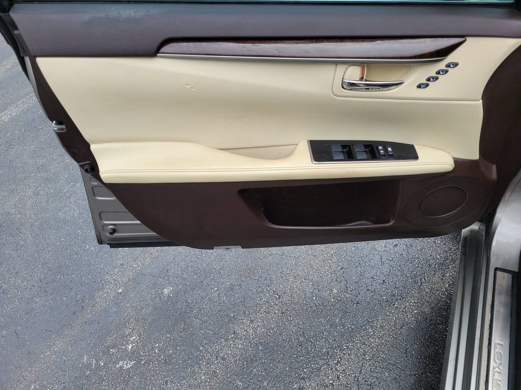 Used 2017 Lexus ES 350 w/ Navigation System Package FWD image 25