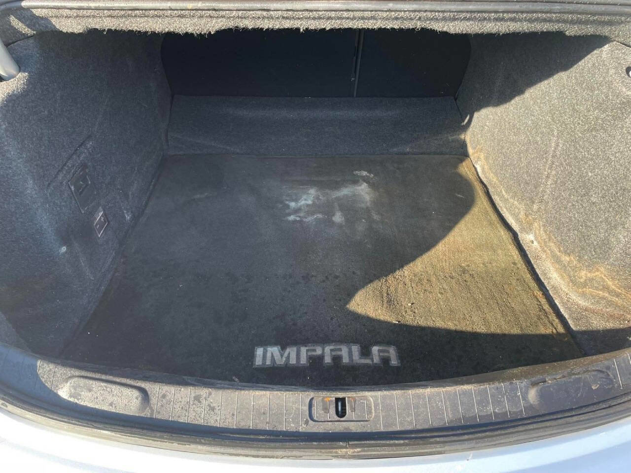 Used 2015 Chevrolet Impala LT w/ Convenience Package FWD image 31