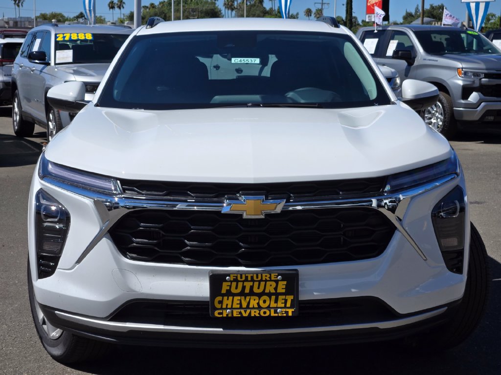 New 2026 Chevrolet Trax LT w/ Driver Confidence Package FWD image 2