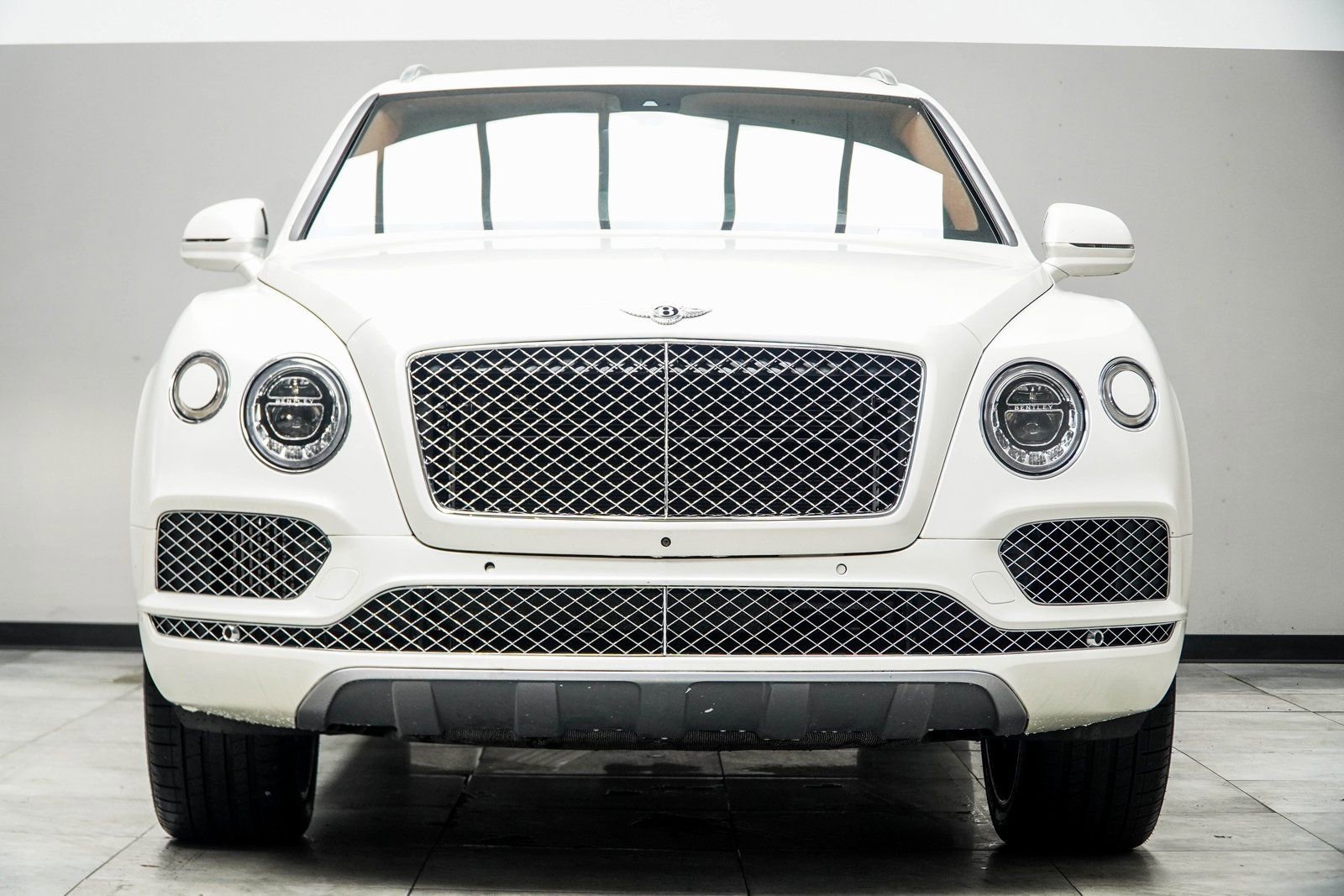 Used 2017 Bentley Bentayga image 8