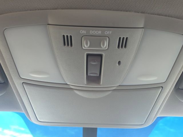 Used 2011 Nissan Altima 2.5 S w/ 2.5S Premium Pkg image 23