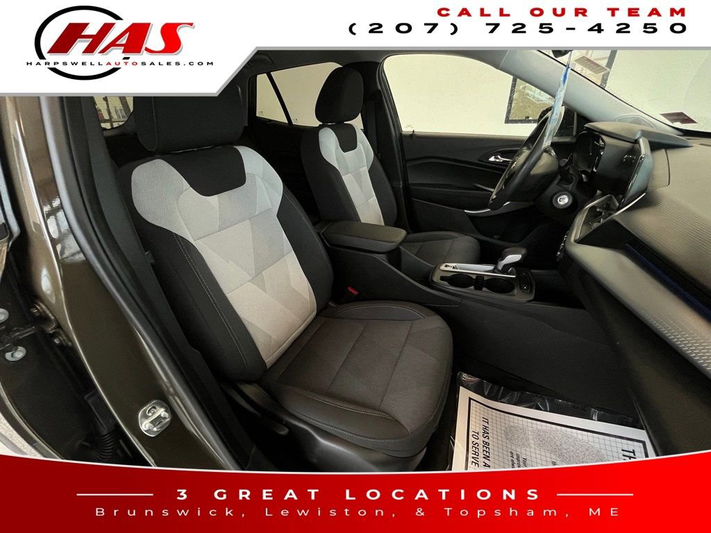 Used 2024 Chevrolet Trax LS FWD image 11