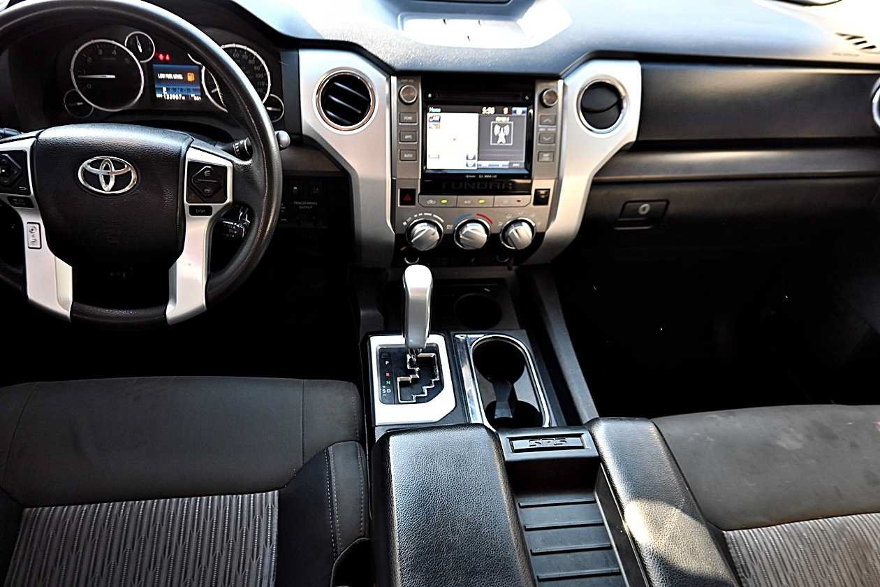 Used 2017 Toyota Tundra SR5 w/ SR5 Upgrade Package RWD image 11