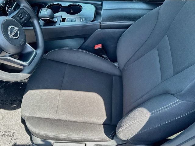 Used 2024 Nissan Rogue S FWD image 18