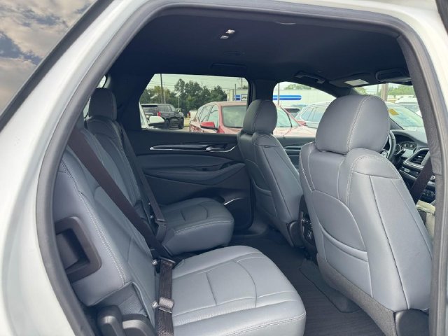 Used 2023 Buick Enclave Essence AWD/4WD image 12