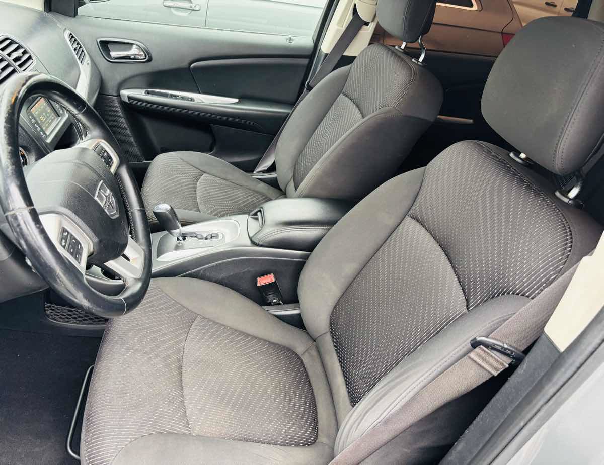 Used 2016 Dodge Journey SE w/ Flexible Seating Group FWD image 9