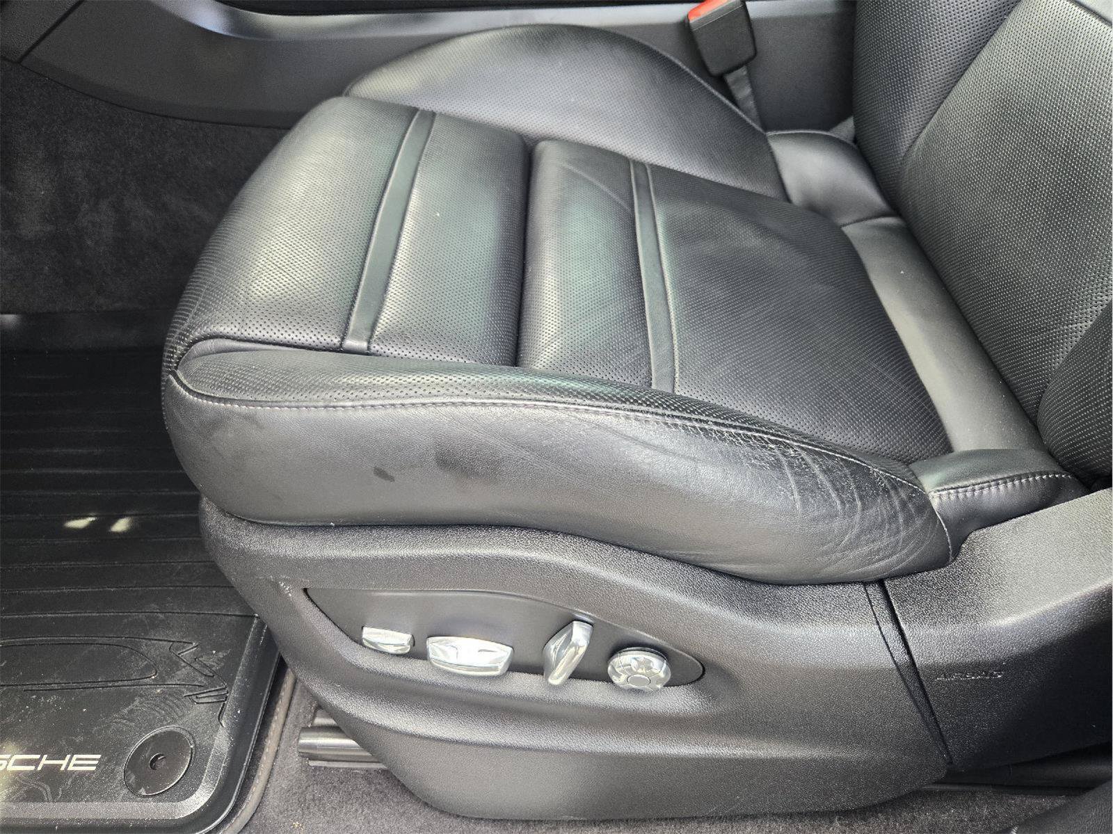 Used 2021 Porsche Cayenne S AWD/4WD image 21