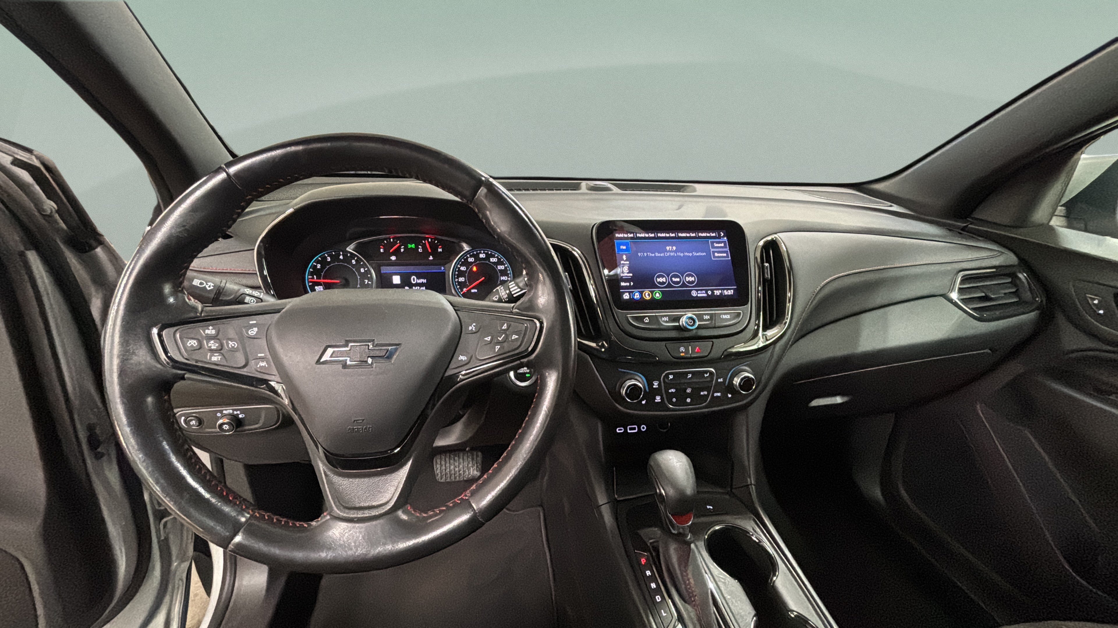 Used 2022 Chevrolet Equinox RS w/ Infotainment Package FWD image 12