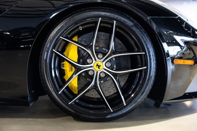 Used 2015 Ferrari F12 Berlinetta RWD image 26