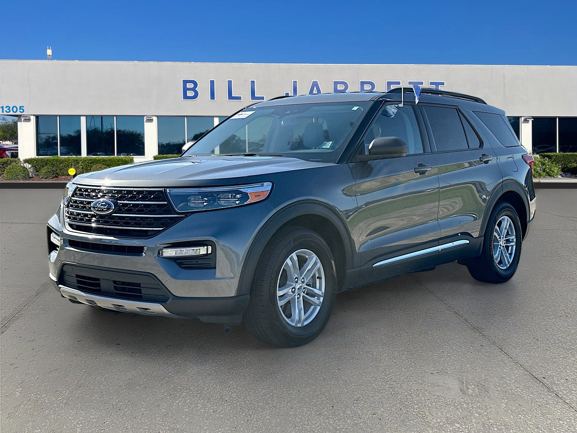 Certified 2023 Ford Explorer XLT w/ Equipment Group 202A image 3