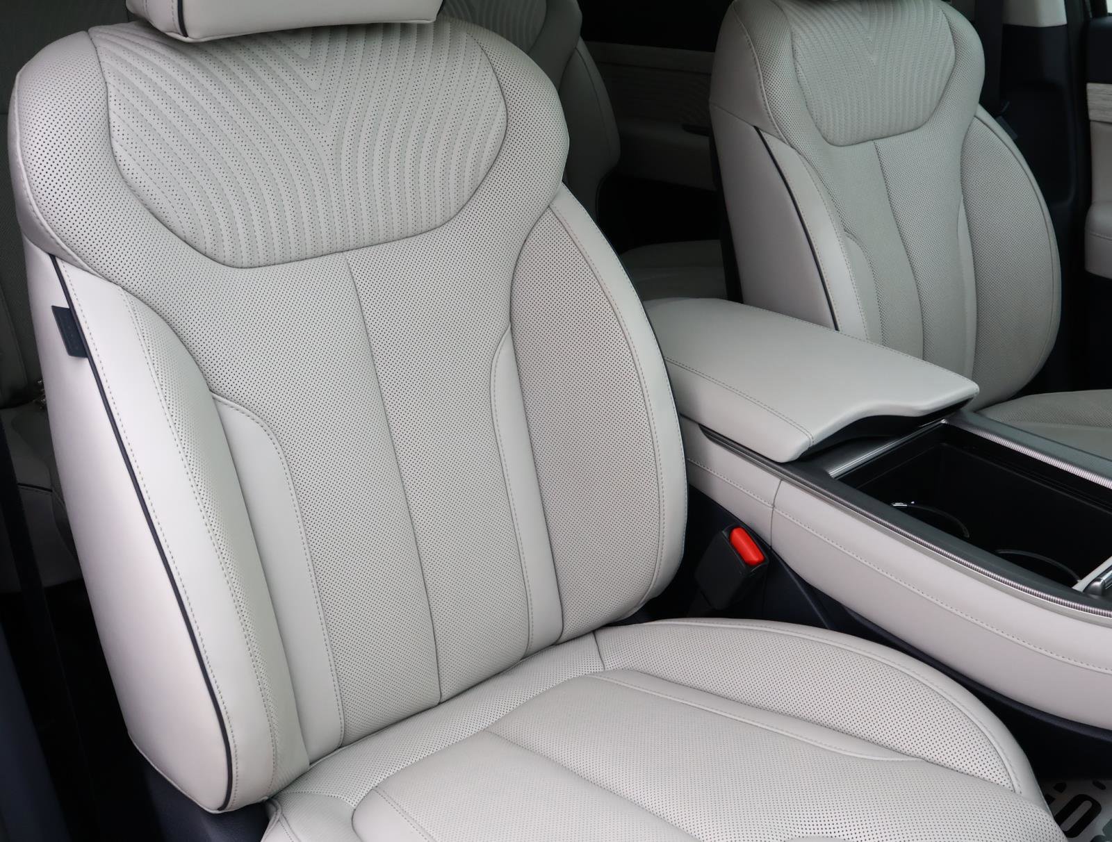 Used 2025 Hyundai Palisade Calligraphy image 18