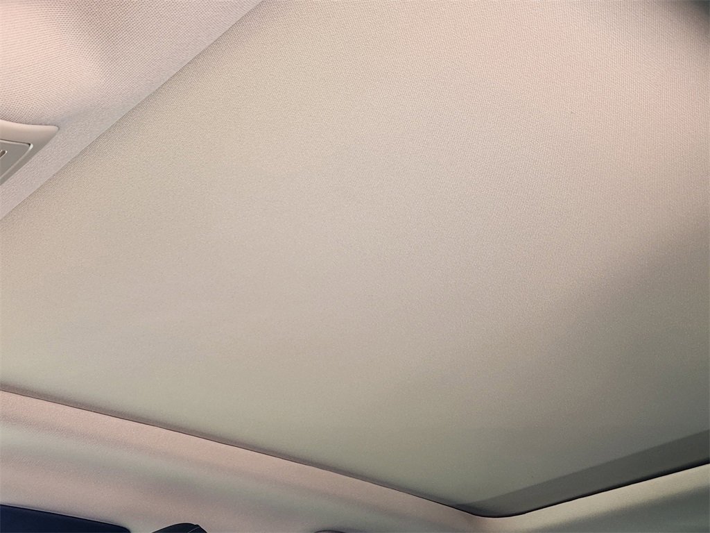 Used 2025 MAZDA CX-50 AWD 2.5 Hybrid w/ Premium Pkg image 17