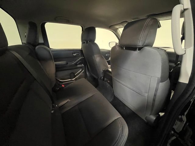 Used 2024 Nissan Frontier SV image 12