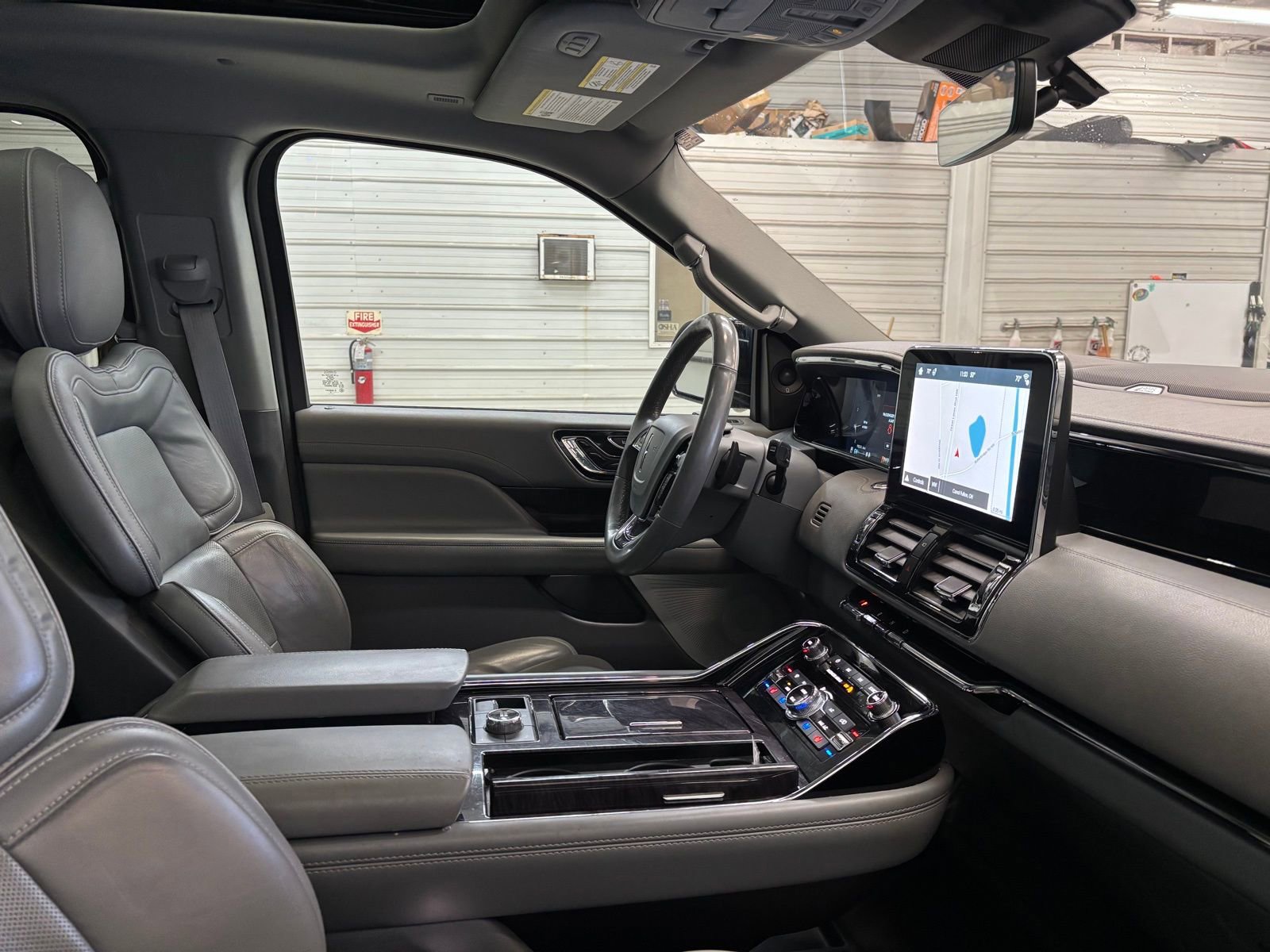 Used 2019 Lincoln Navigator L Reserve image 30