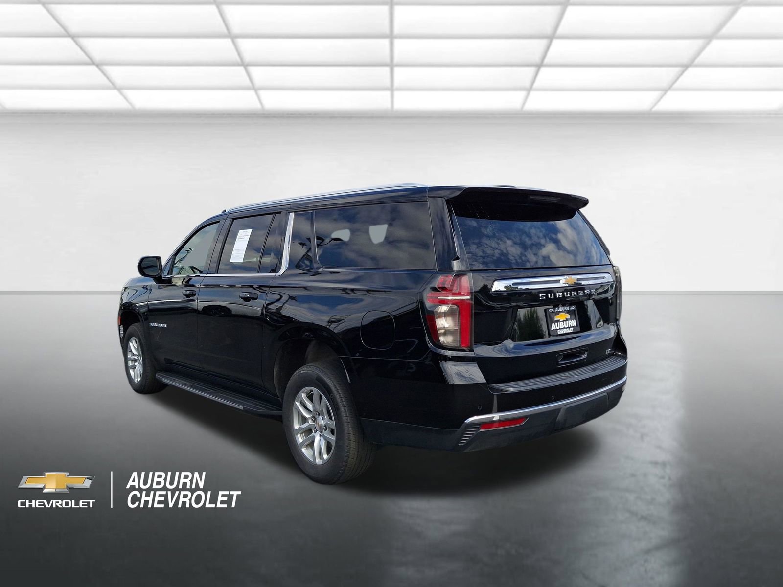 Certified 2024 Chevrolet Suburban LT AWD/4WD image 5