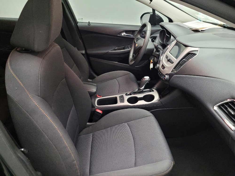 Used 2017 Chevrolet Cruze LS FWD image 21