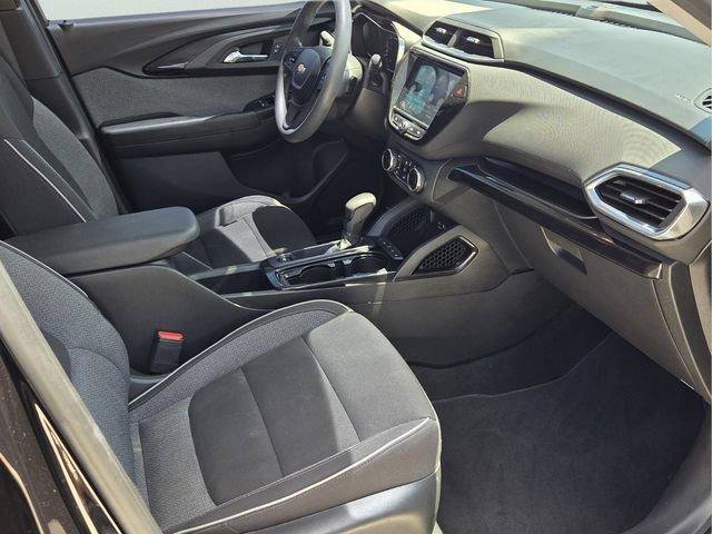 Certified 2021 Chevrolet TrailBlazer LT w/ Convenience Package FWD image 17