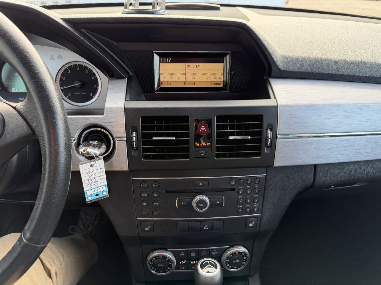 Used 2010 Mercedes-Benz GLK 350 4MATIC image 30