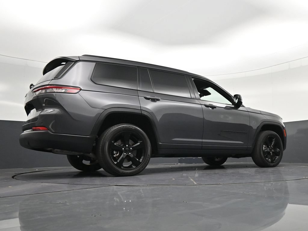 Used 2023 Jeep Grand Cherokee L Laredo RWD image 23