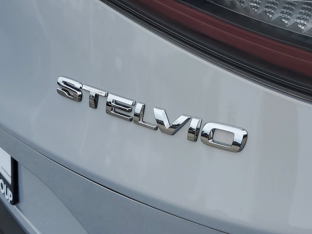 Used 2024 Alfa Romeo Stelvio Sprint AWD/4WD image 6