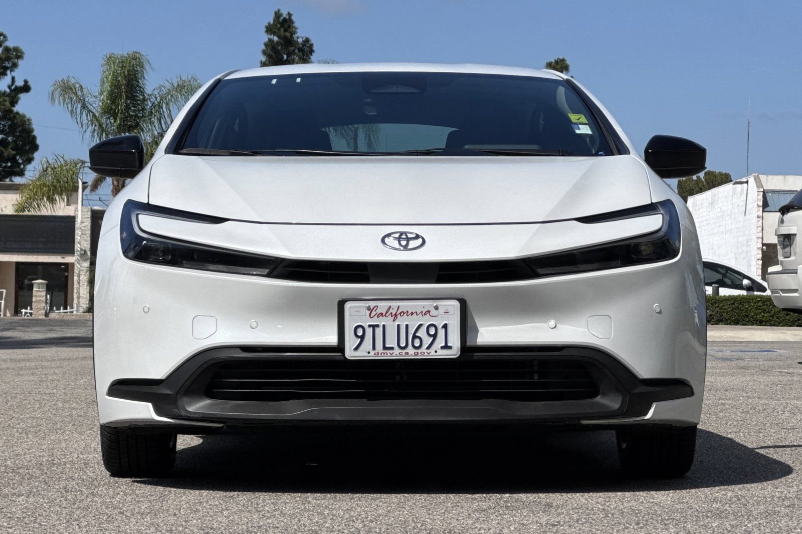 Used 2025 Toyota Prius LE FWD image 9