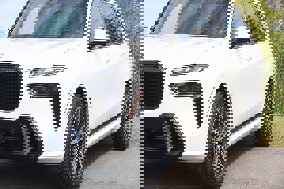 Used 2023 BMW X7 xDrive40i w/ M Sport Package image 86