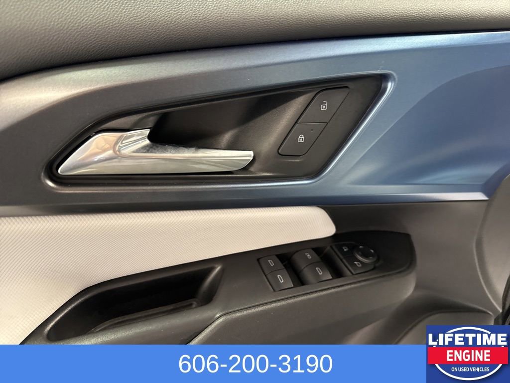 Used 2025 Chevrolet Equinox EV LT image 23