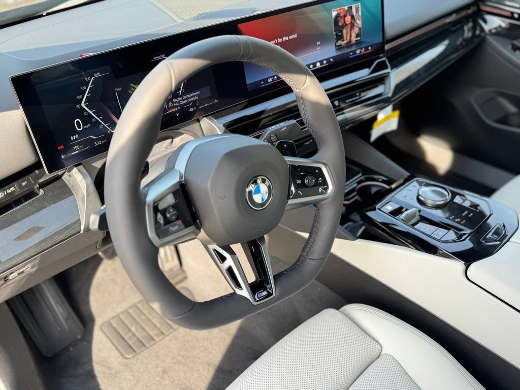 Used 2026 BMW 530i xDrive w/ M Sport Package AWD/4WD image 15