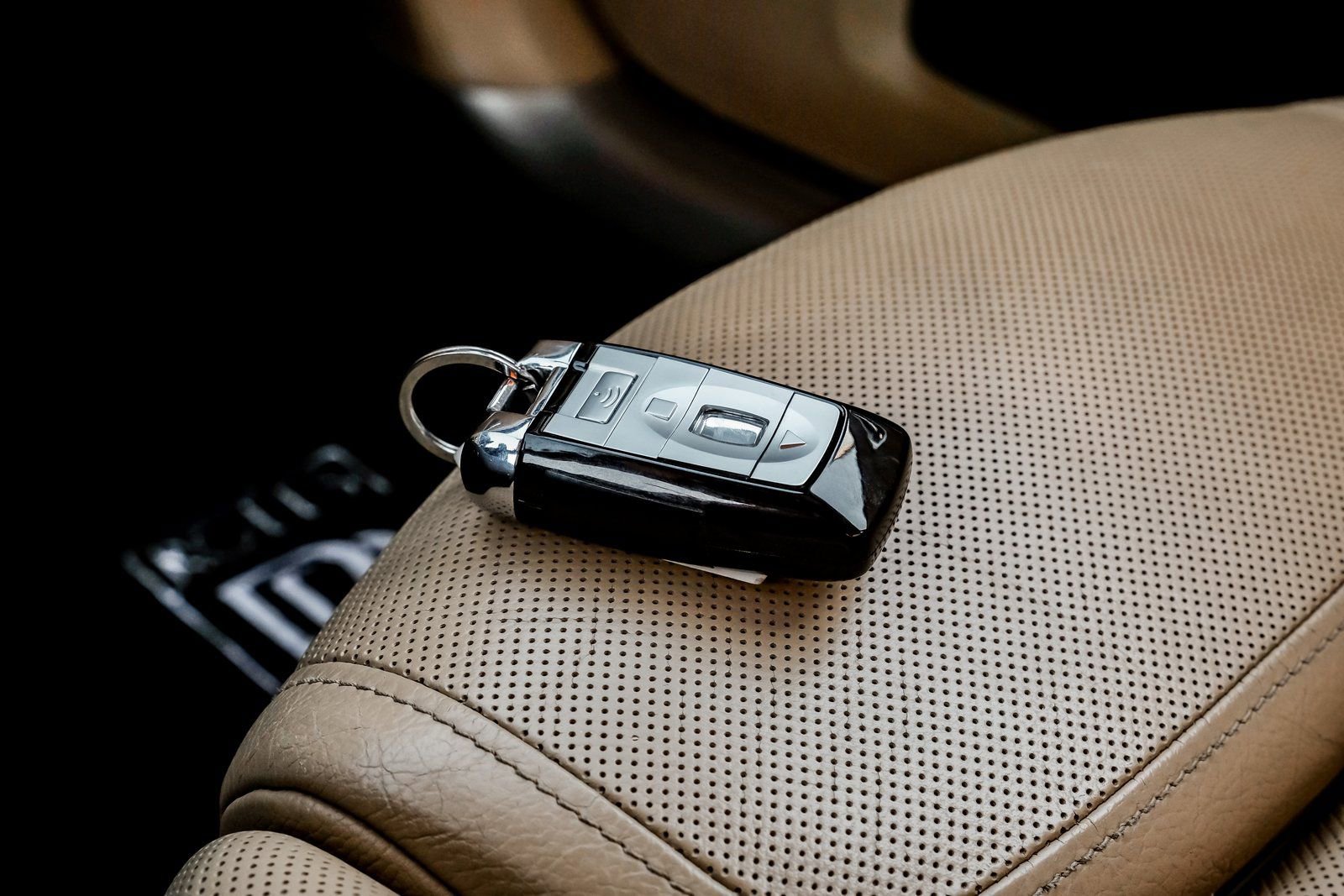 Used 2015 Rolls-Royce Ghost image 77