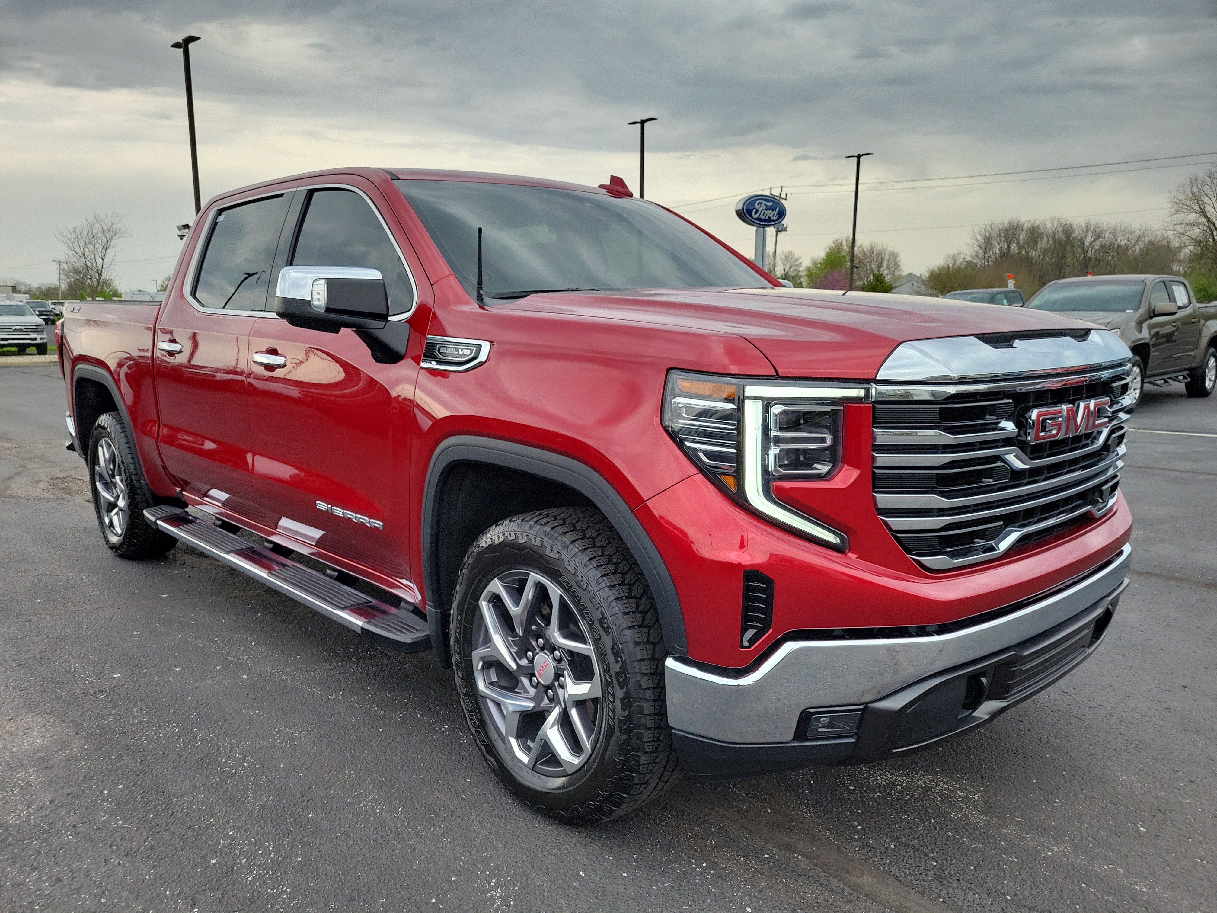 Used 2024 GMC Sierra 1500 SLT w/ SLT Premium Package image 5