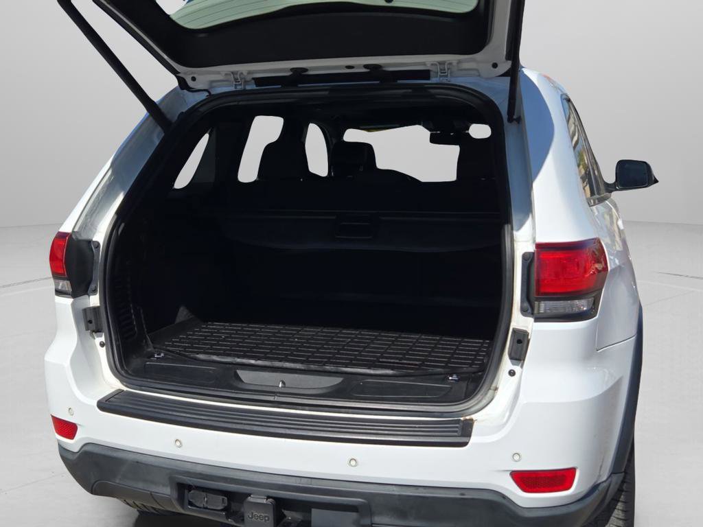 Used 2016 Jeep Grand Cherokee Laredo 75th Anniversary image 22