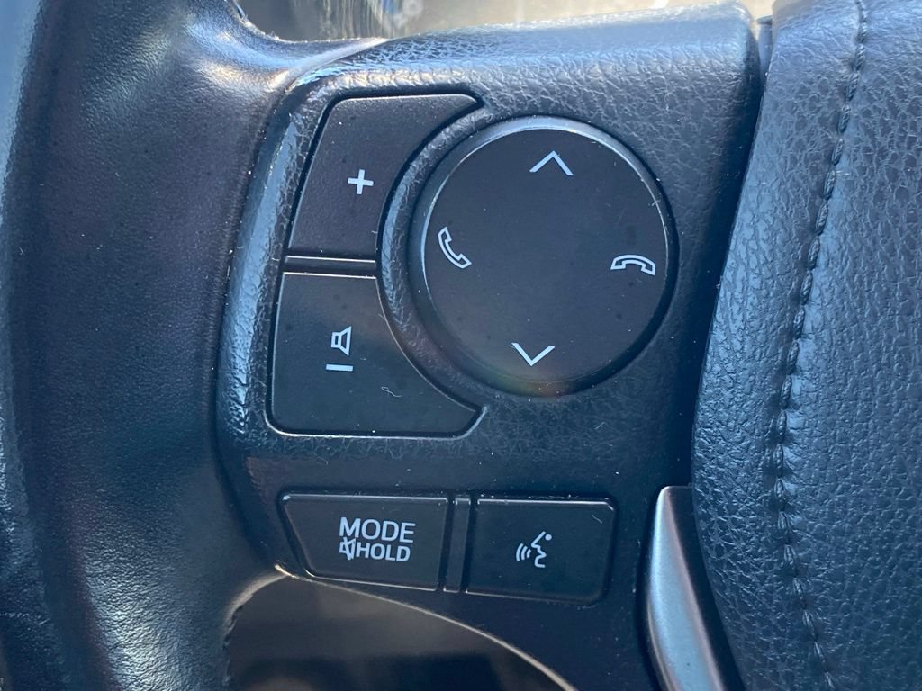 Used 2016 Toyota RAV4 XLE AWD/4WD image 25