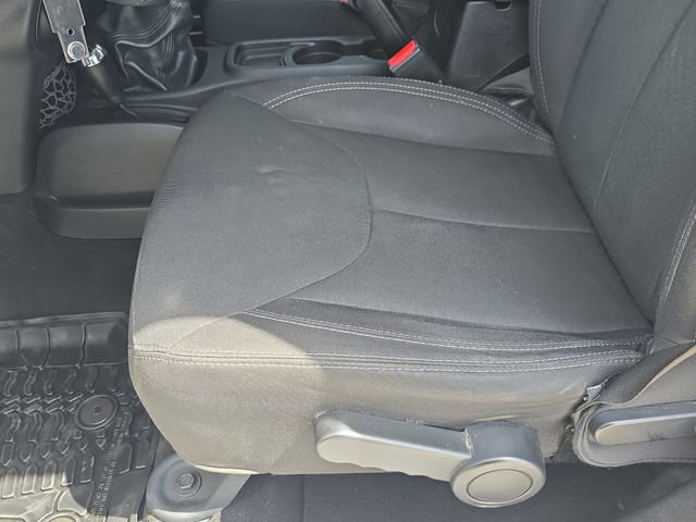Used 2018 Jeep Wrangler Unlimited Sport image 26