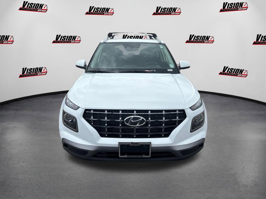 Certified 2025 Hyundai Venue SEL image 2