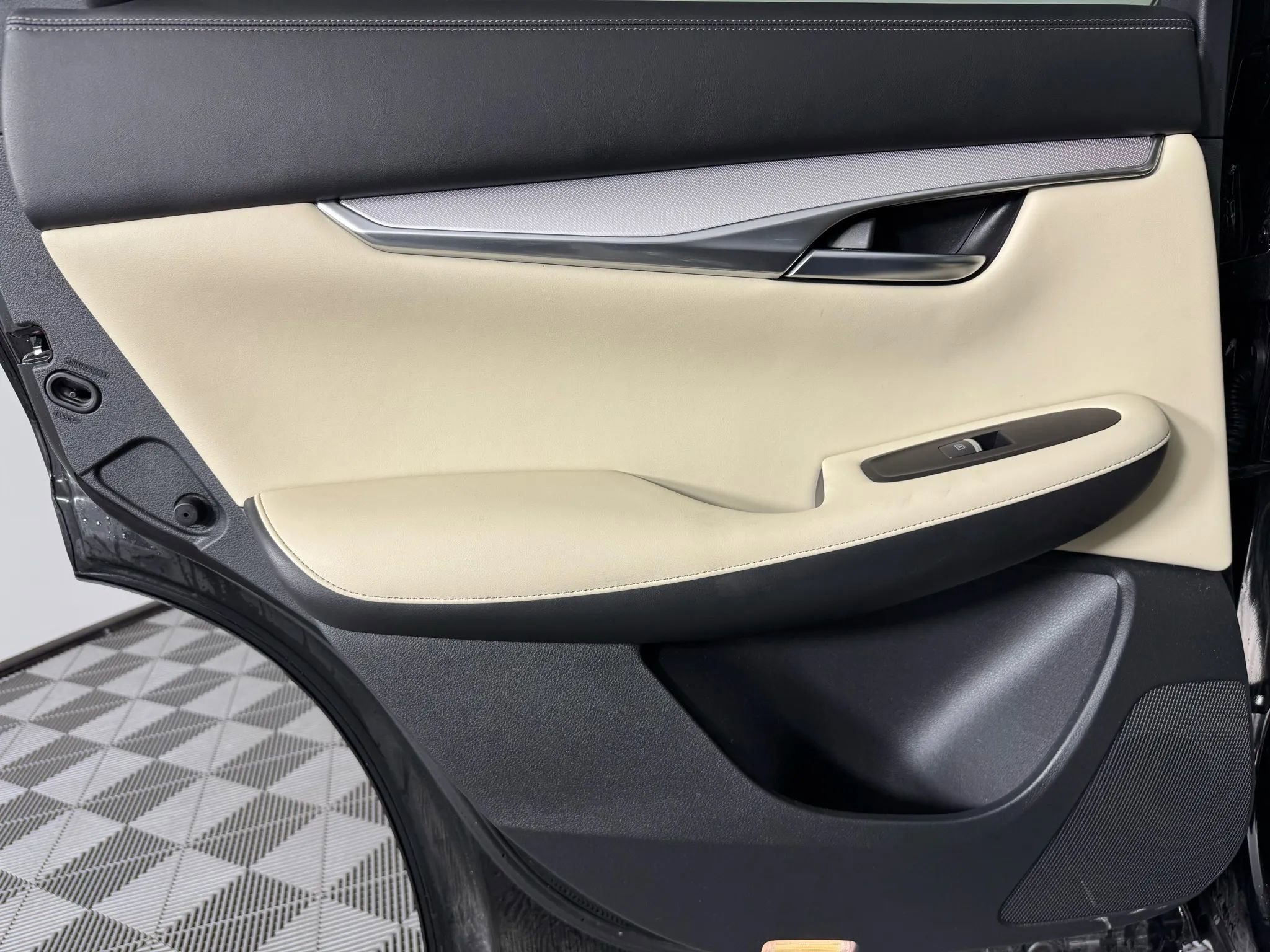 Used 2021 INFINITI QX50 Luxe w/ Cargo Package image 43