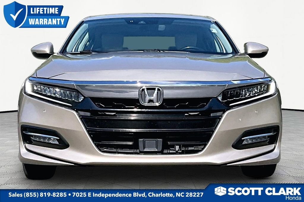Used 2018 Honda Accord Touring image 2