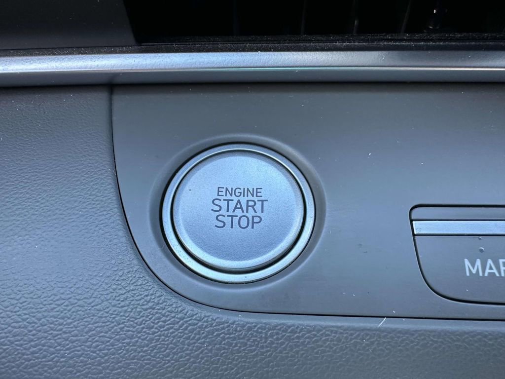 Used 2023 Hyundai Elantra SEL w/ Convenience Package image 26