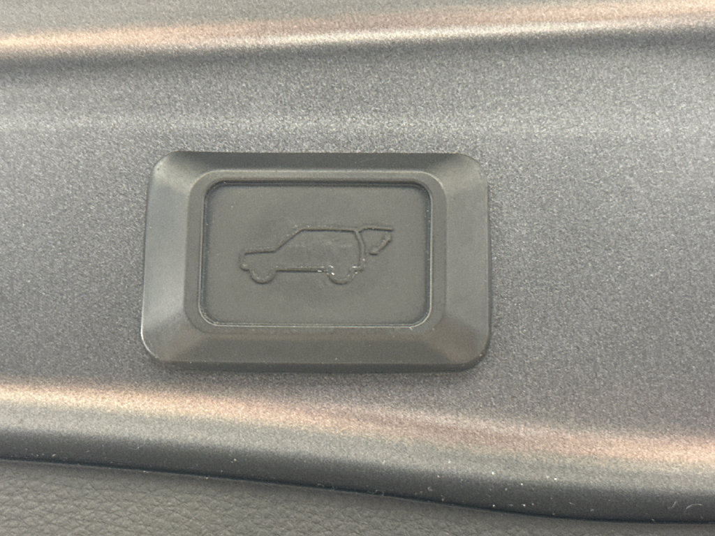 Used 2019 Toyota RAV4 Limited AWD/4WD image 19