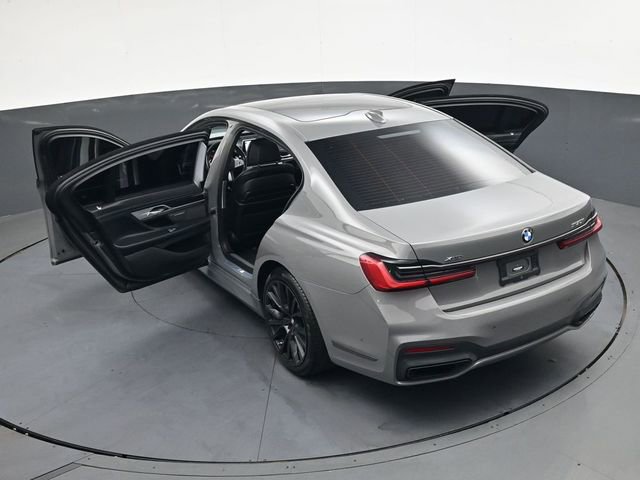 Used 2022 BMW 750i xDrive w/ Executive Package image 44