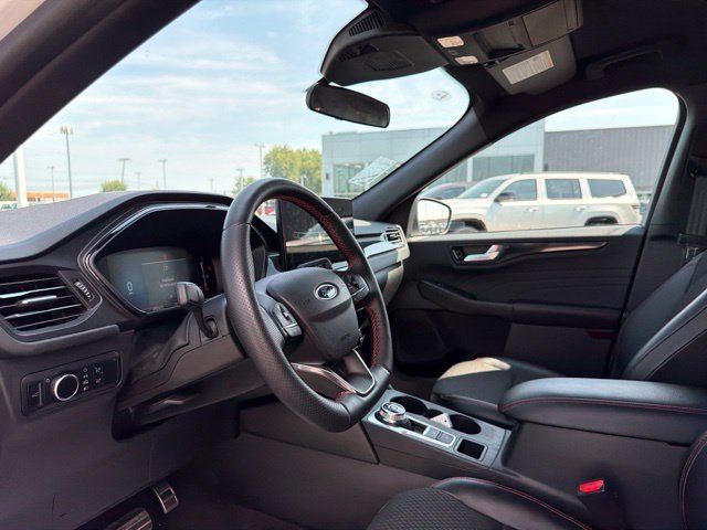 Used 2024 Ford Escape ST-Line w/ Tech Pack #1 AWD/4WD image 16