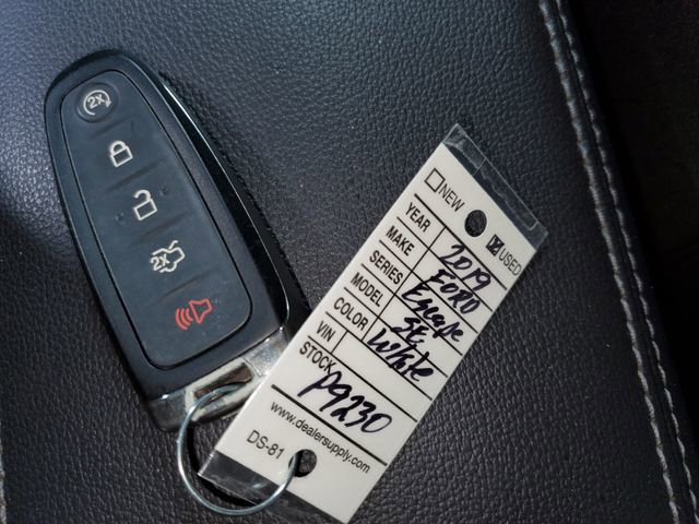 Used 2019 Ford Escape SE image 30