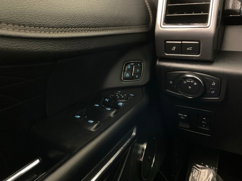 Used 2018 Ford Expedition Max Platinum RWD image 20