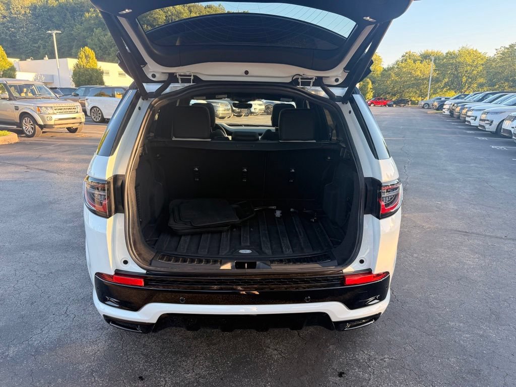Used 2023 Land Rover Discovery Sport SE R-Dynamic AWD/4WD image 17