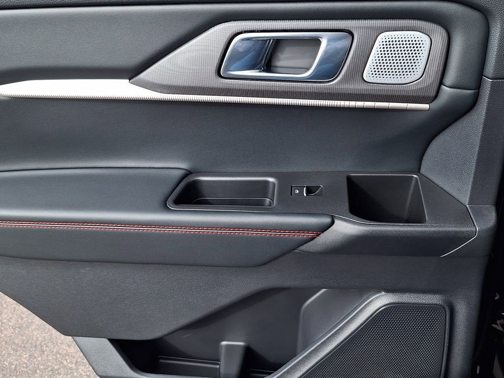 Used 2025 Ford Explorer ST w/ Sun And Sound Package image 14