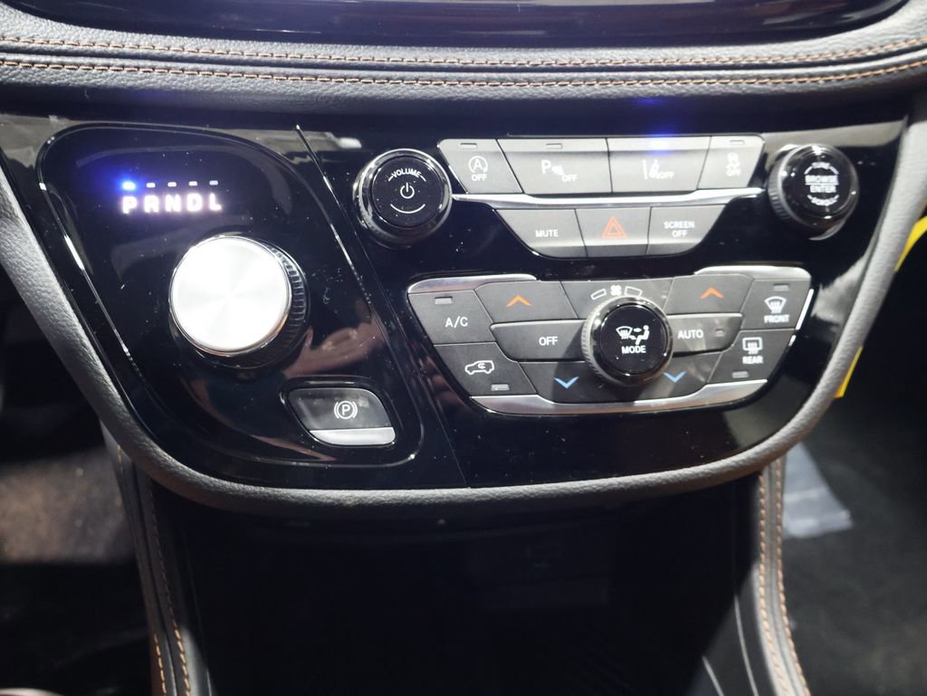 New 2026 Chrysler Pacifica Pinnacle AWD/4WD image 22